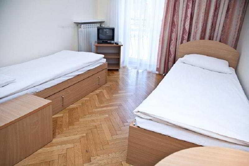 Perla Lesna Nadarzyn Bed & Breakfast Luaran gambar