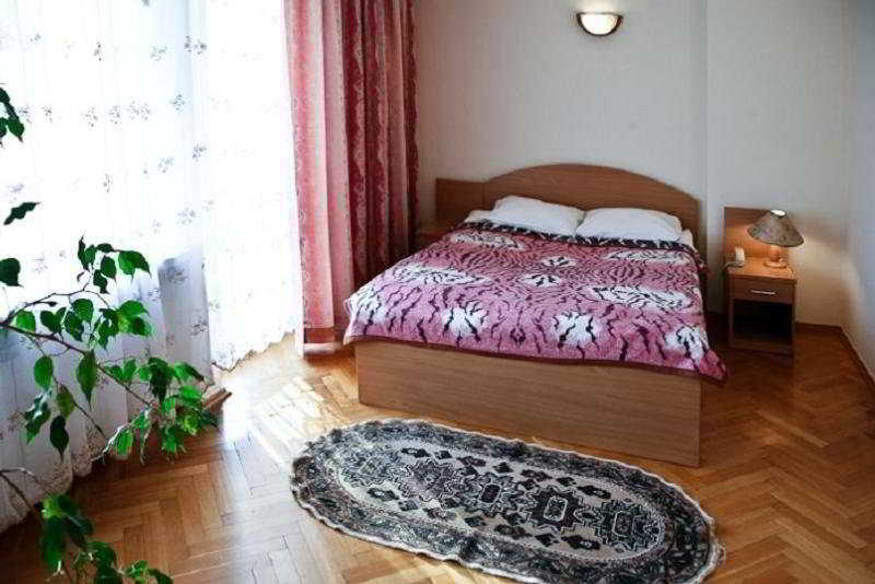 Perla Lesna Nadarzyn Bed & Breakfast Luaran gambar